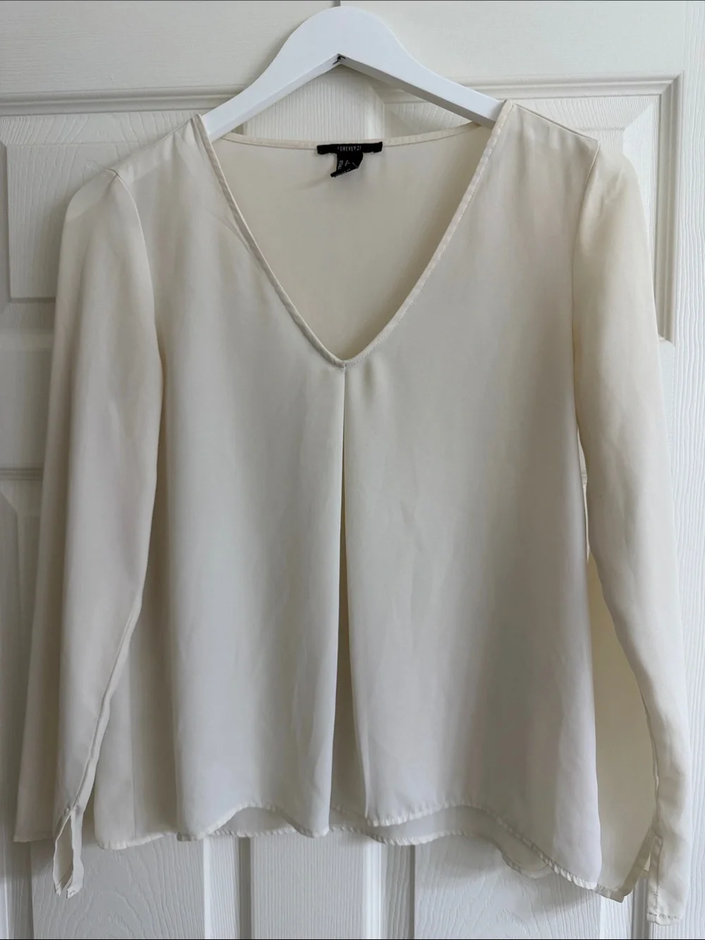 Forever 21 Cream V-Neck Long Sleeve Blouse - Picture 1 of 1